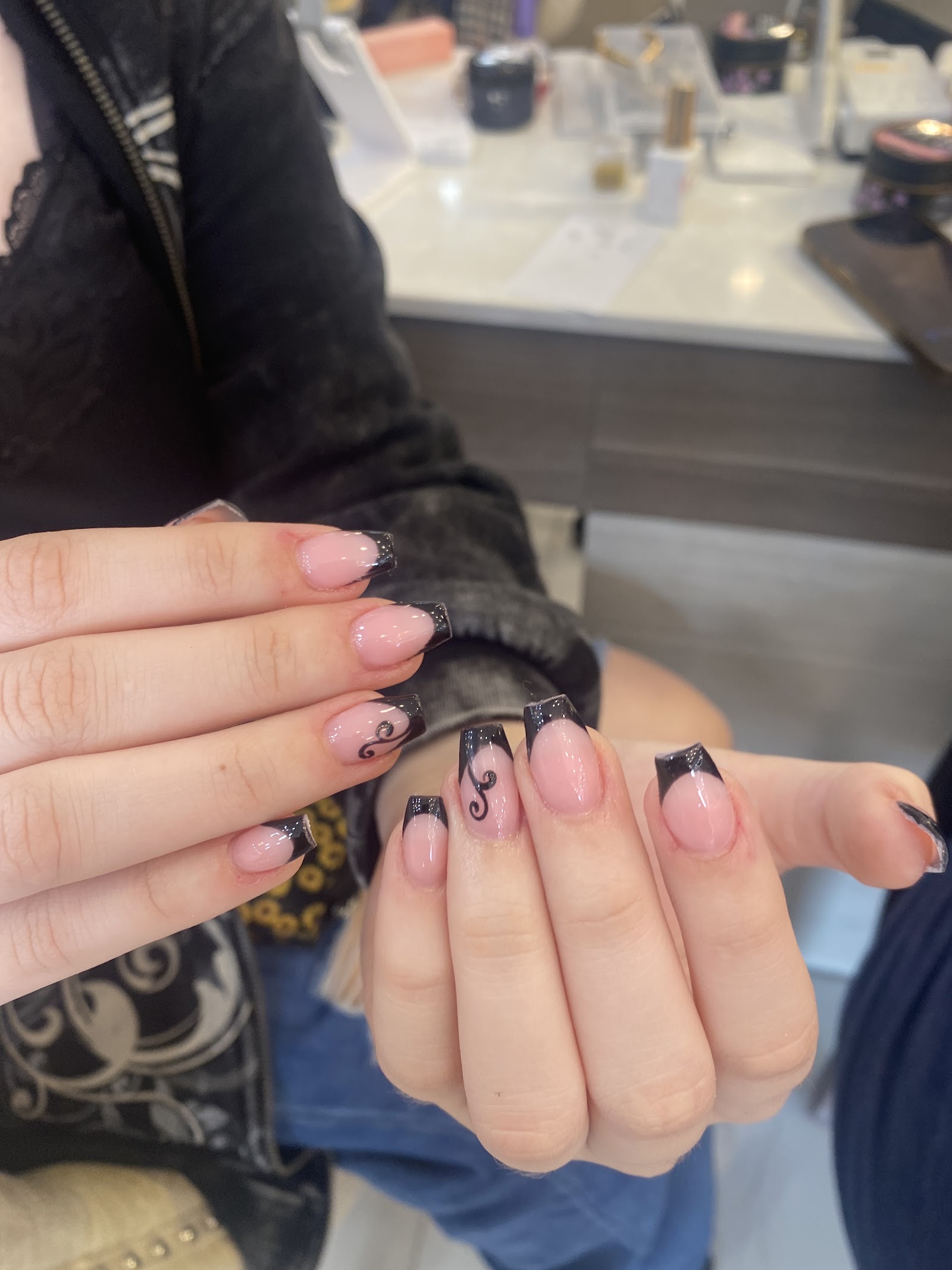 Milano Nail Lounge nail photo 6
